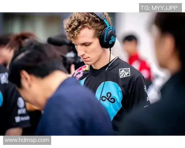 电竞新闻深入分析V5战队的包夹战术及其在比赛中的应用技巧